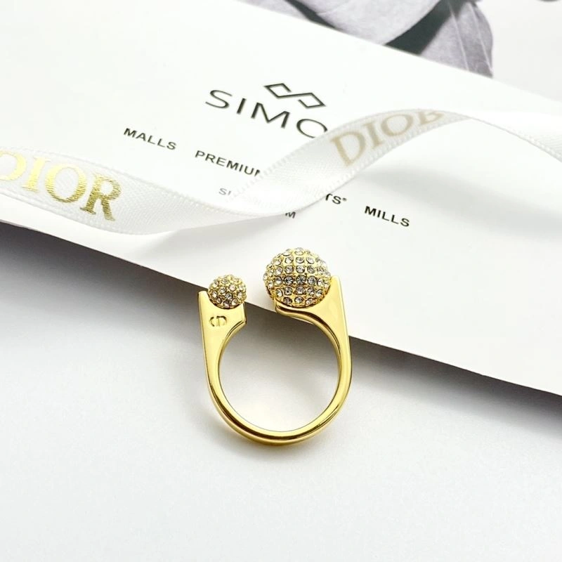 Resilient Christian Dior Rings 235177