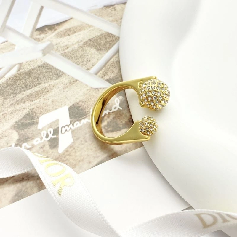 Resilient Christian Dior Rings 235177