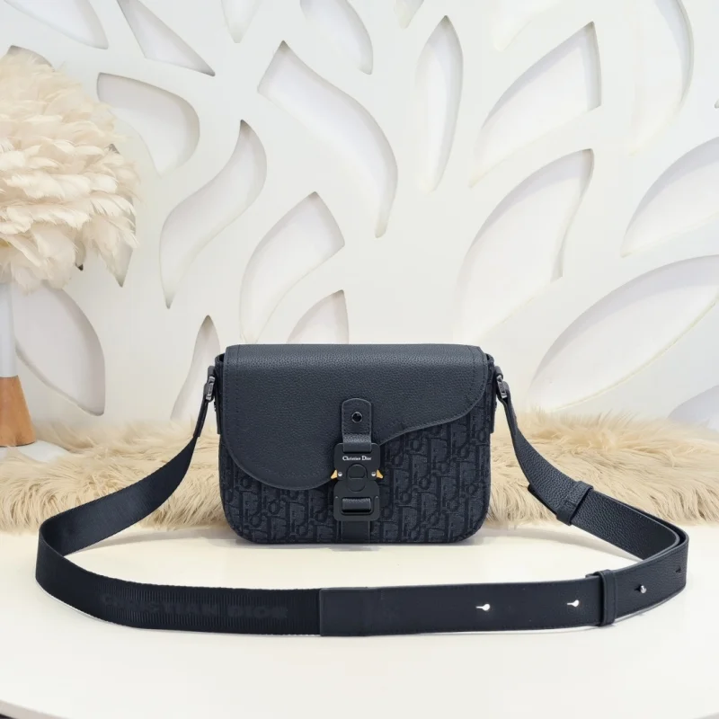 Comfortable Christian Dior Saddle Bags 37704