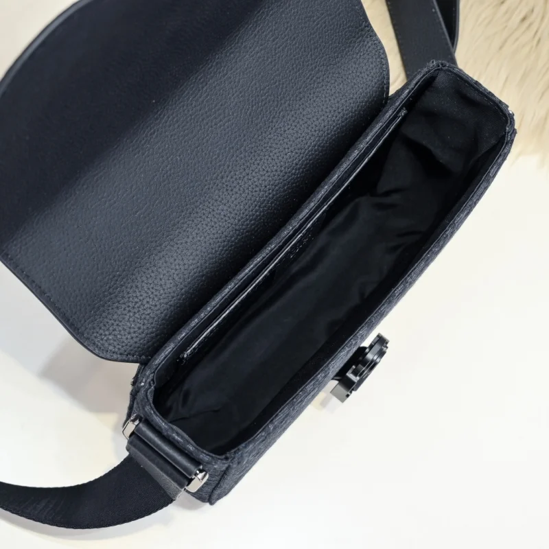 Comfortable Christian Dior Saddle Bags 37704
