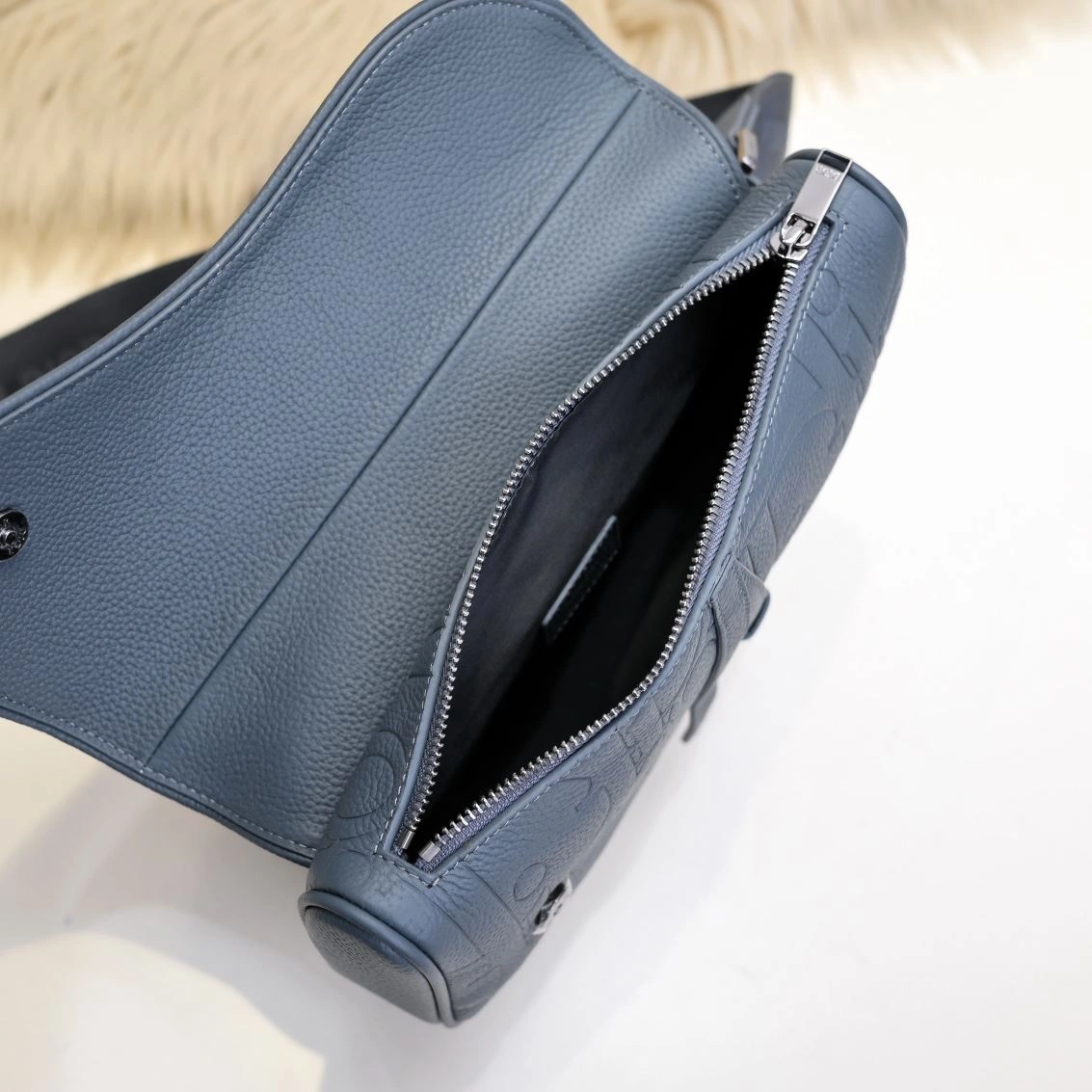 Elegant Christian Dior Saddle bags 91192