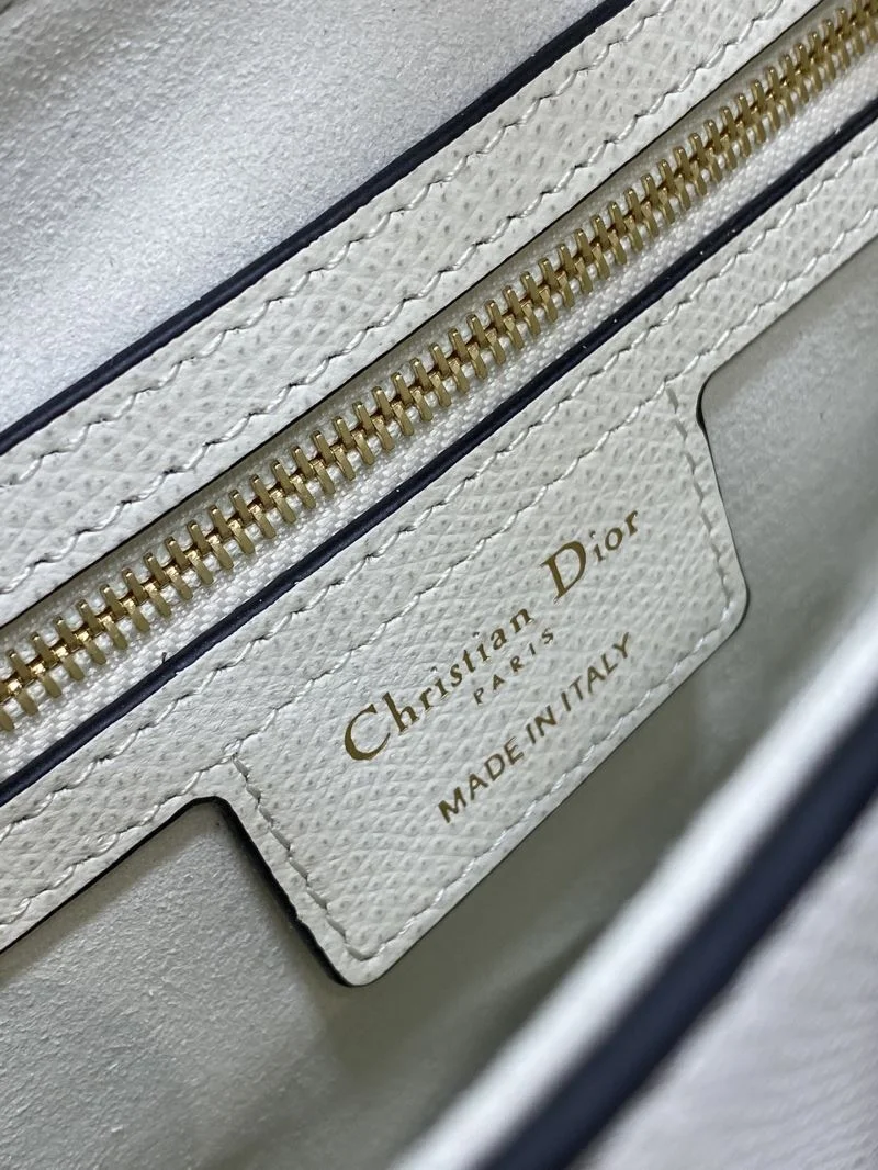 Versatile Christian Dior Saddle bags 47233