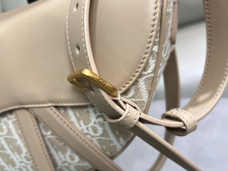 Bold Christian Dior Saddle bags 47171