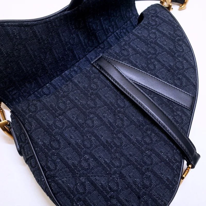 Resilient Christian Dior Saddle bags 47157