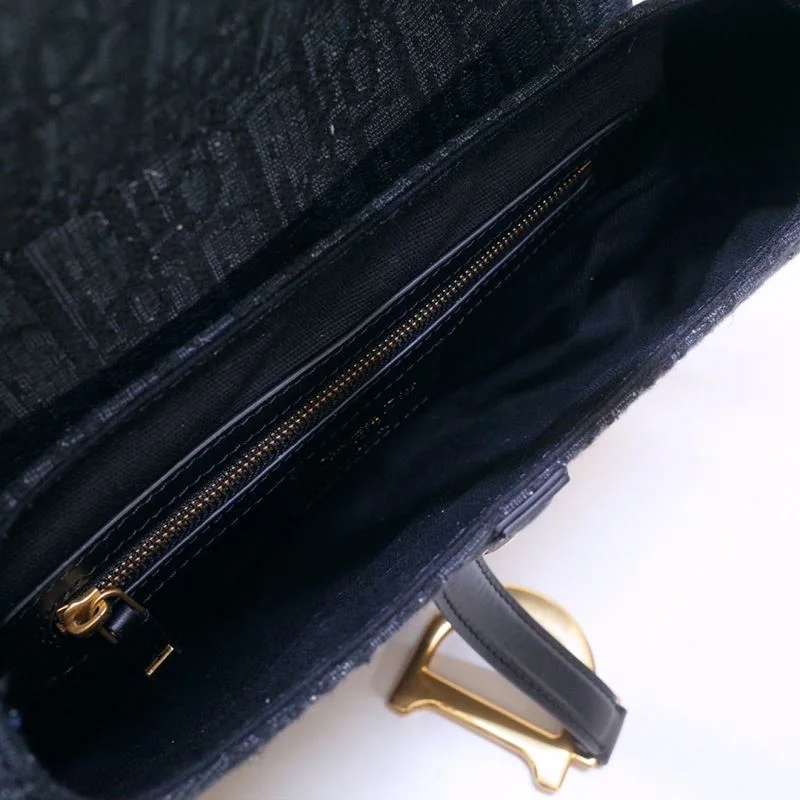 Resilient Christian Dior Saddle bags 47157