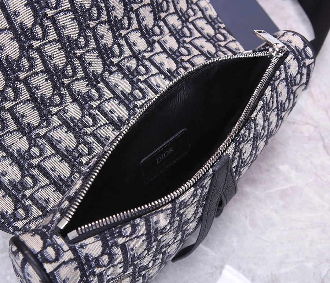 Casual Christian Dior Saddle bags 92201