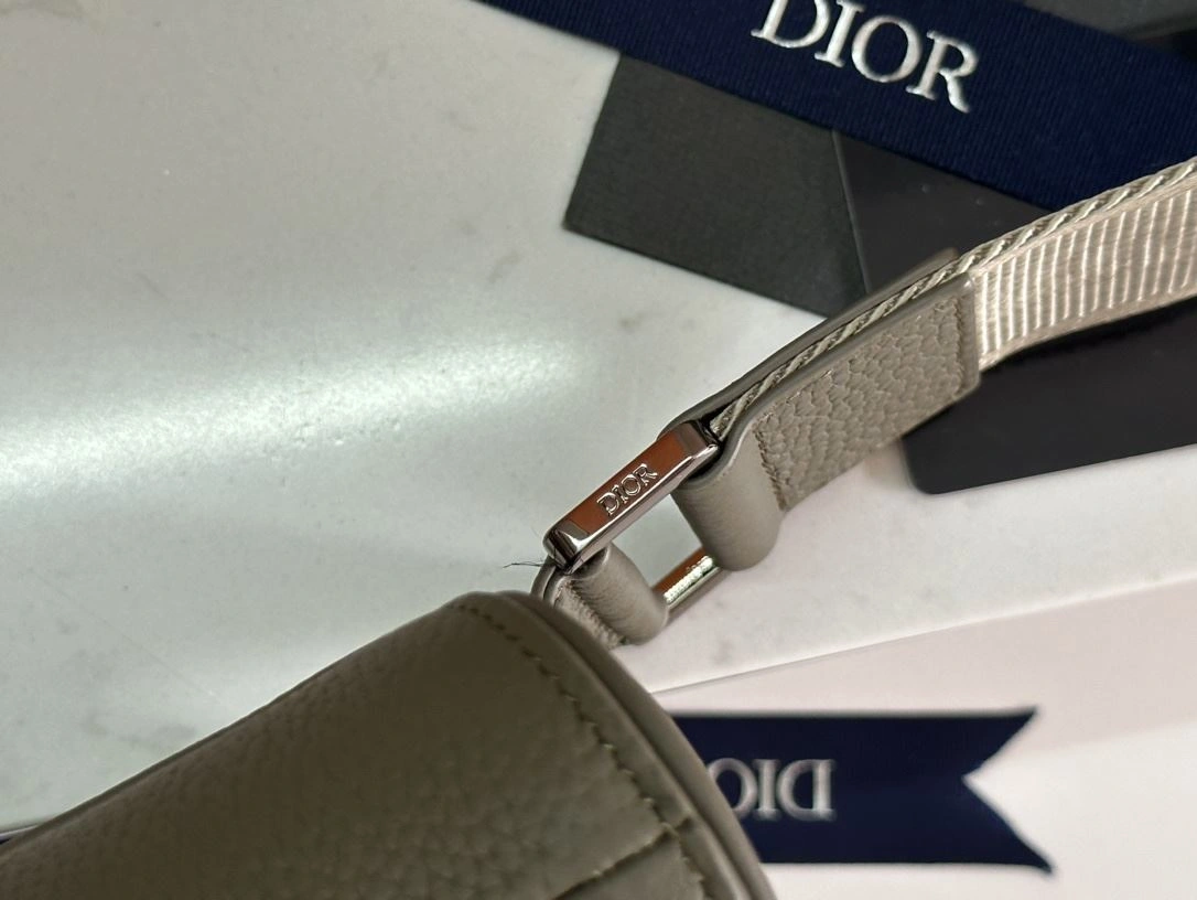 Resilient Christian Dior Saddle bags 92215