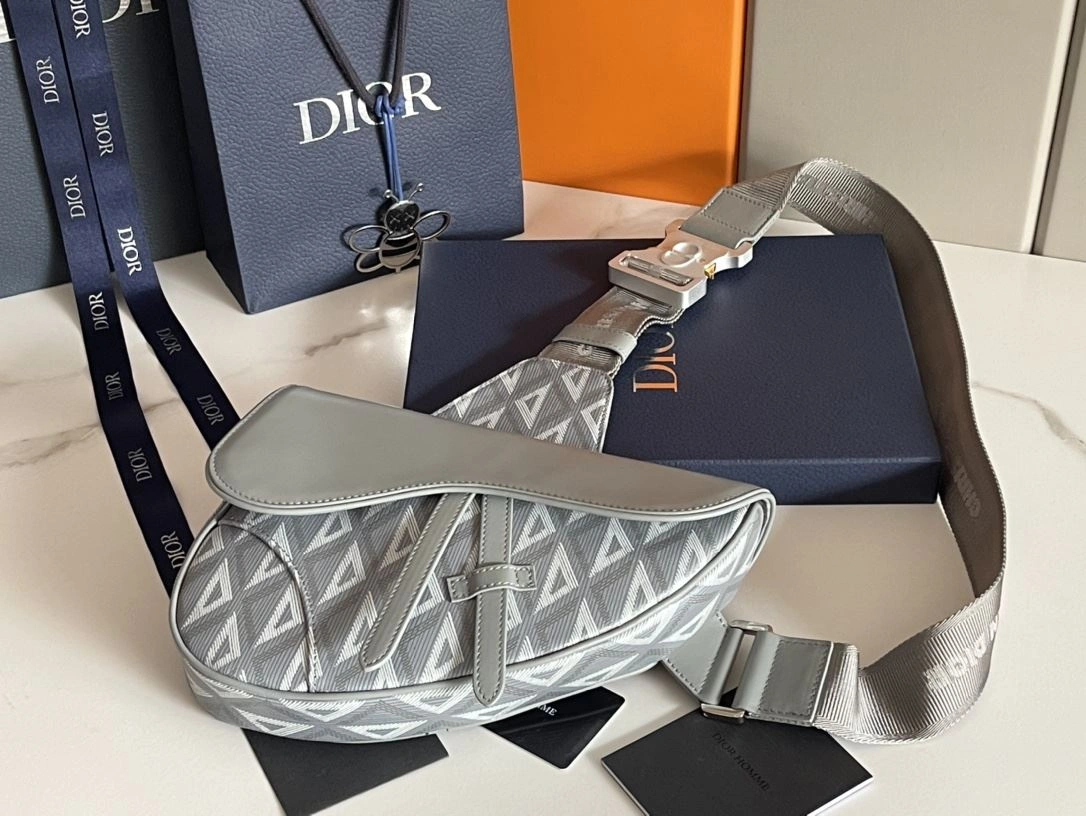 RelaxedFit Christian Dior Saddle bags 92188