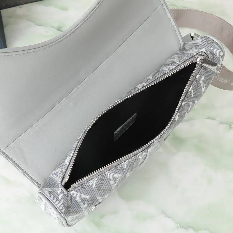 Sophisticated Christian Dior Saddle bags 46359