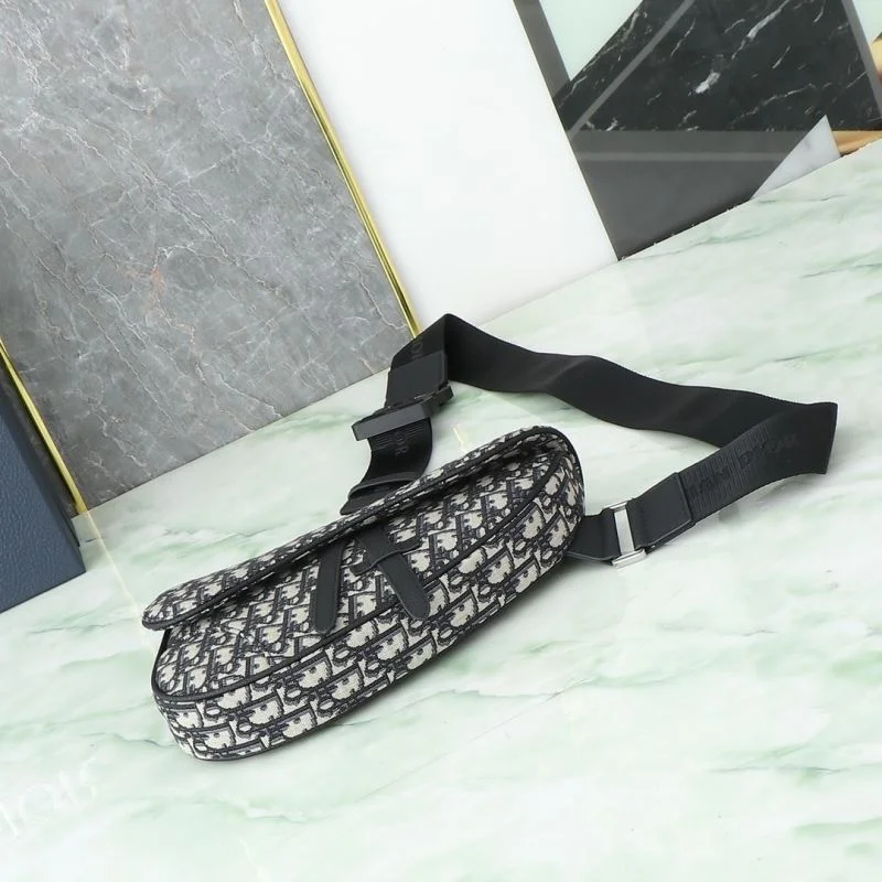 Sophisticated Christian Dior Saddle bags 46348