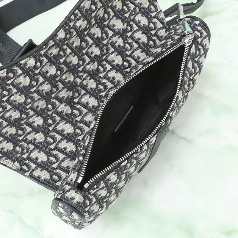 Sophisticated Christian Dior Saddle bags 46348