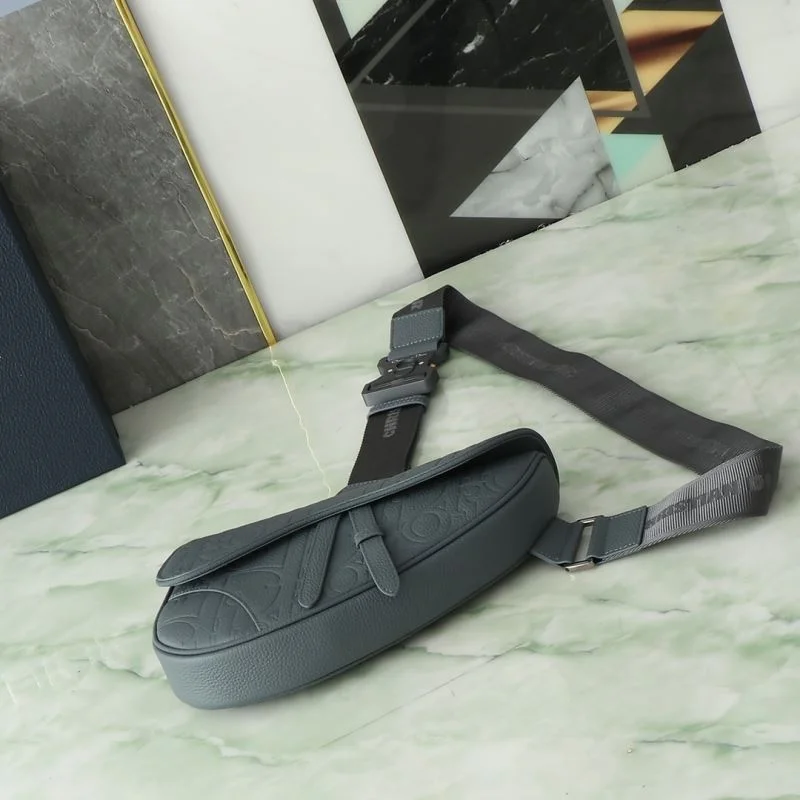 Sporty Christian Dior Saddle bags 46347