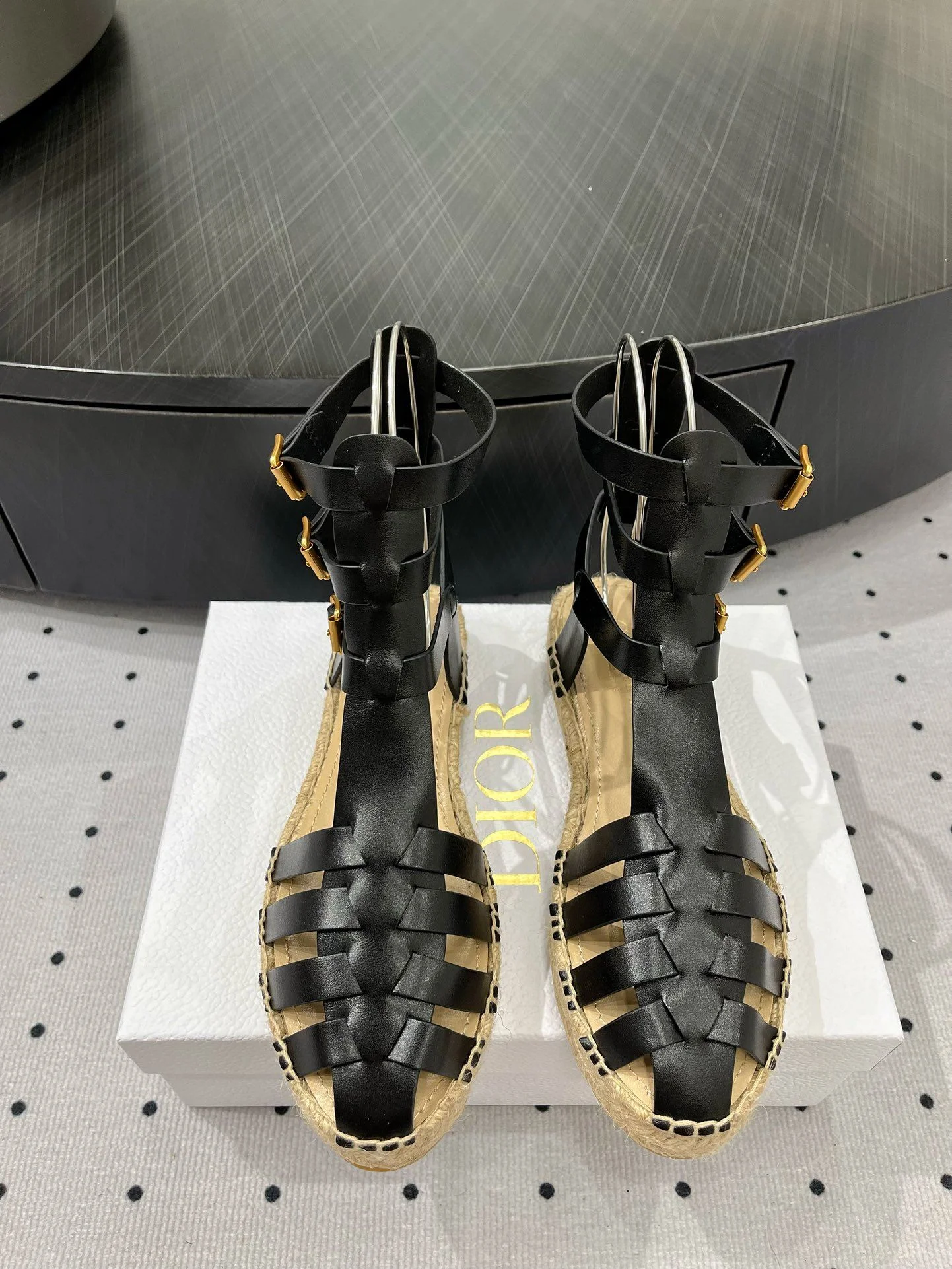 Trendsetting Christian Dior Sandals 21141