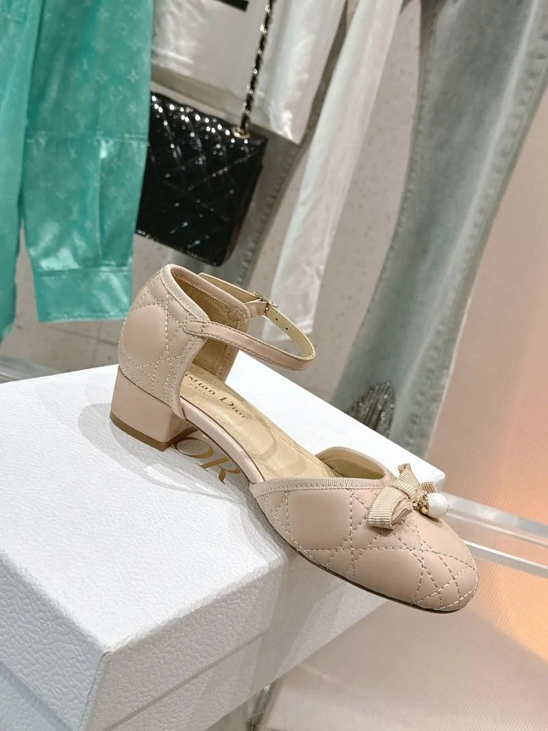 Trendsetting Christian Dior Sandals 20873