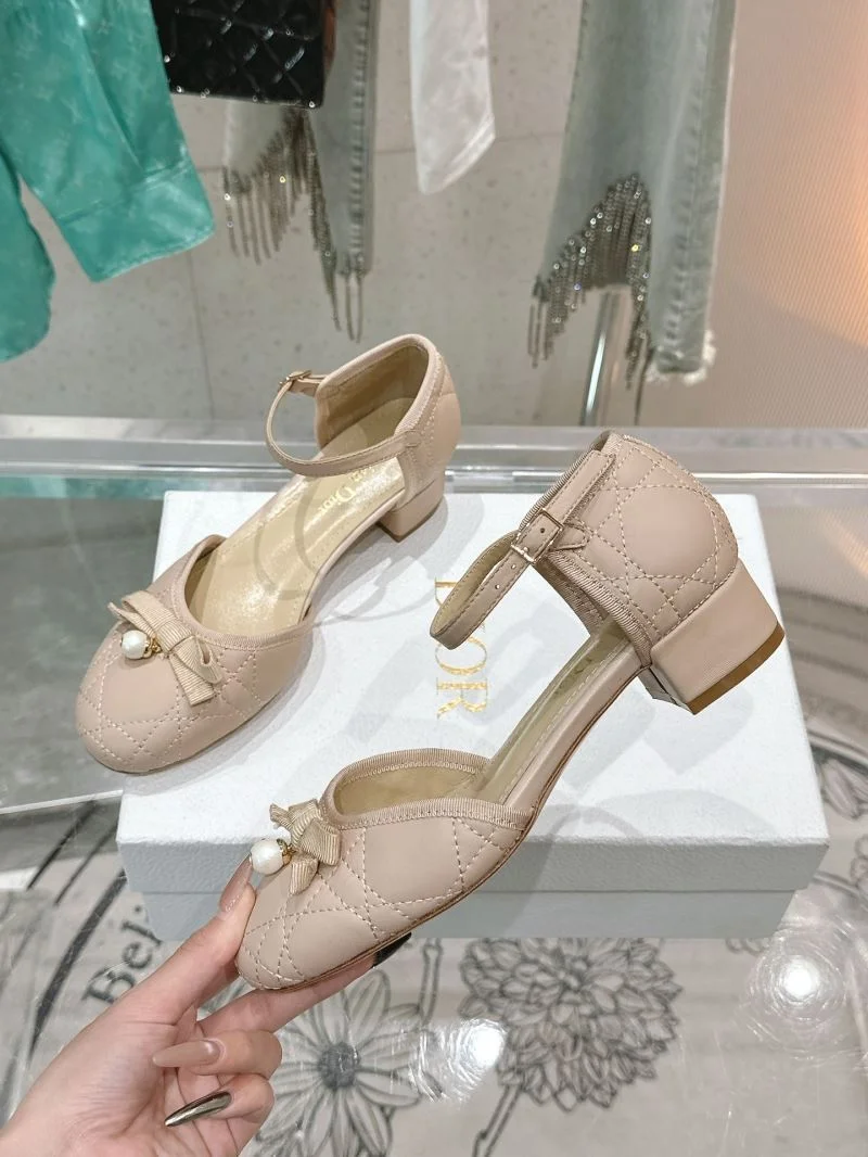 Trendsetting Christian Dior Sandals 20873
