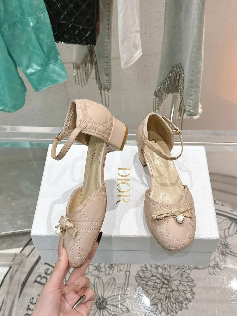 Trendsetting Christian Dior Sandals 20873