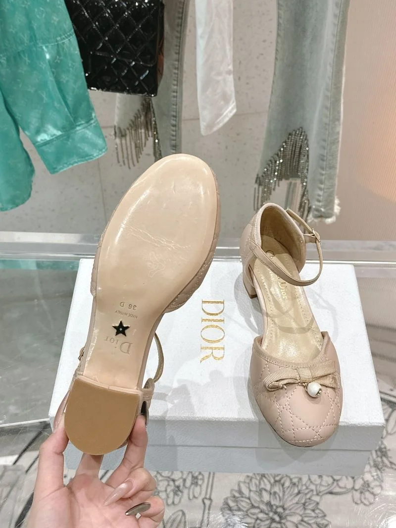 Trendsetting Christian Dior Sandals 20873