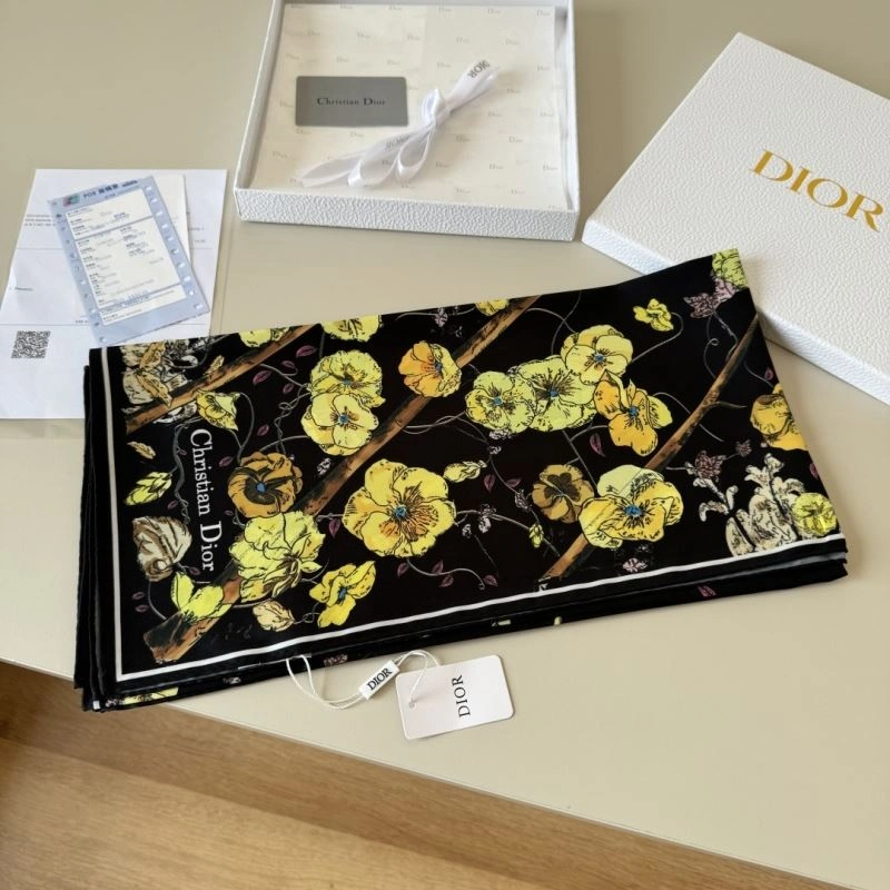 Sleek Christian Dior Scarf 270760