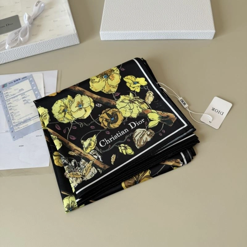 Sleek Christian Dior Scarf 270760
