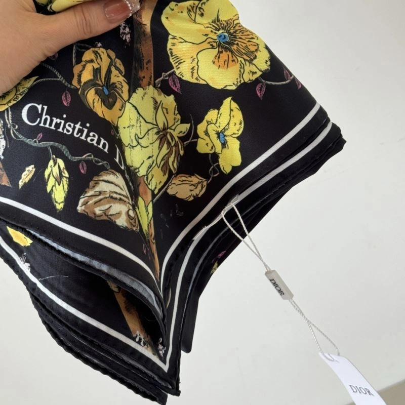 Sleek Christian Dior Scarf 270760
