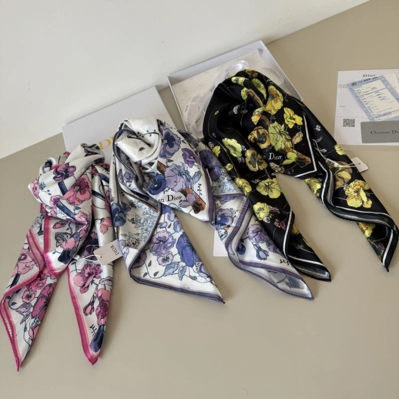 Sleek Christian Dior Scarf 270760