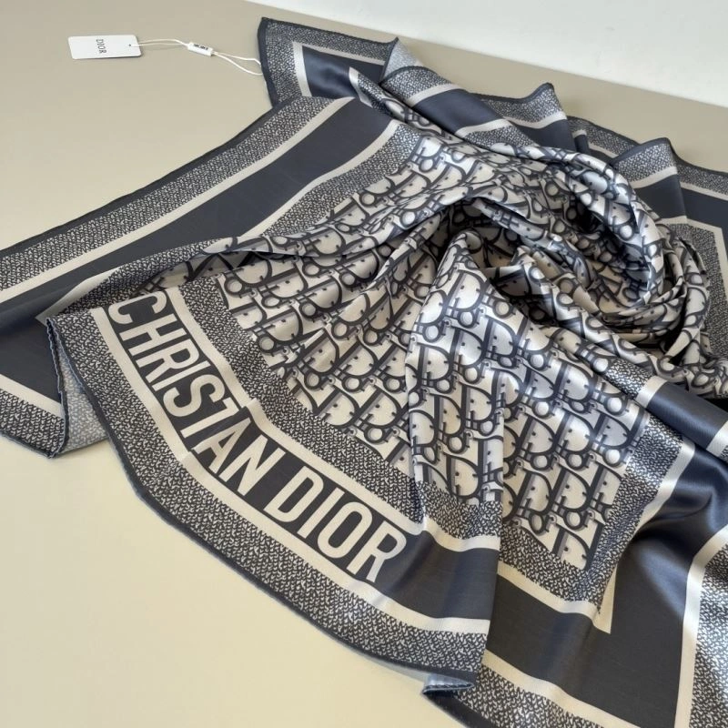 Sleek Christian Dior Scarf 270733