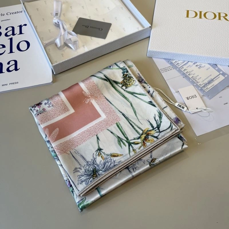 Versatile Christian Dior Scarf 270732