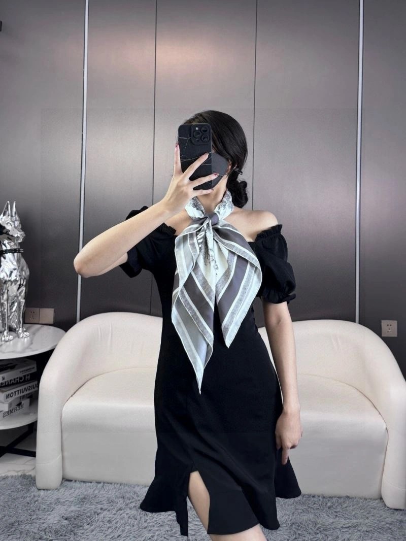 Lightweight Christian Dior Scarf 271147