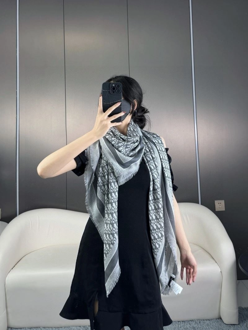 Christian Dior Scarf Effortless 271146