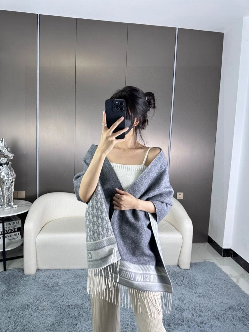 MoistureWicking Christian Dior Scarf 271129