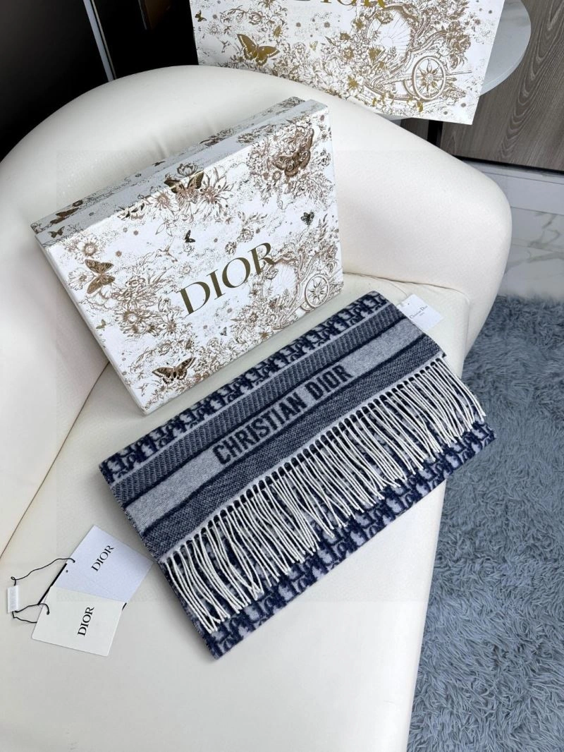 Versatile Christian Dior Scarf 271115