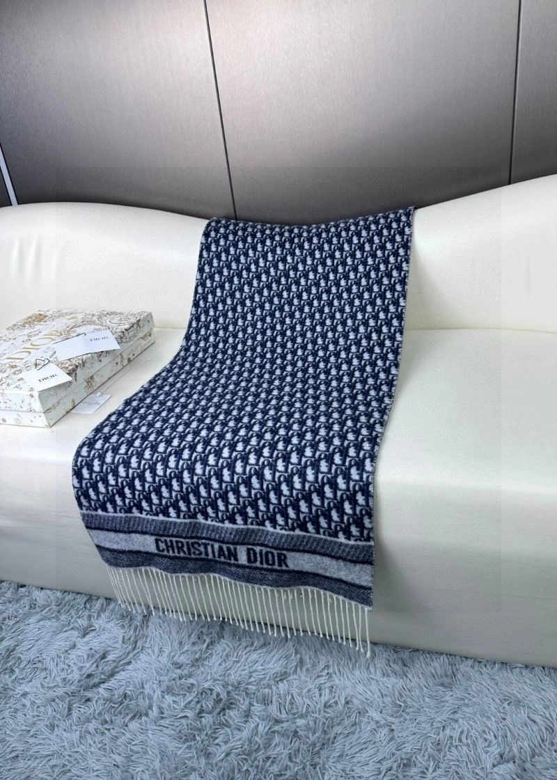 Versatile Christian Dior Scarf 271115