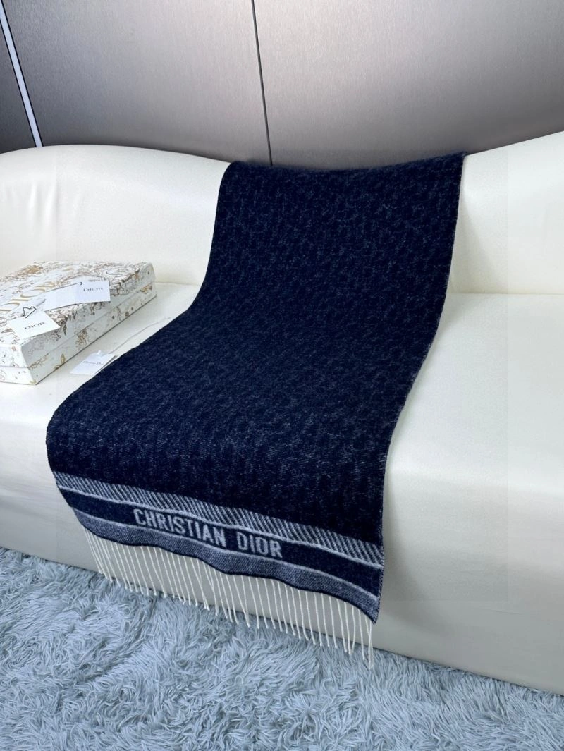 Versatile Christian Dior Scarf 271115