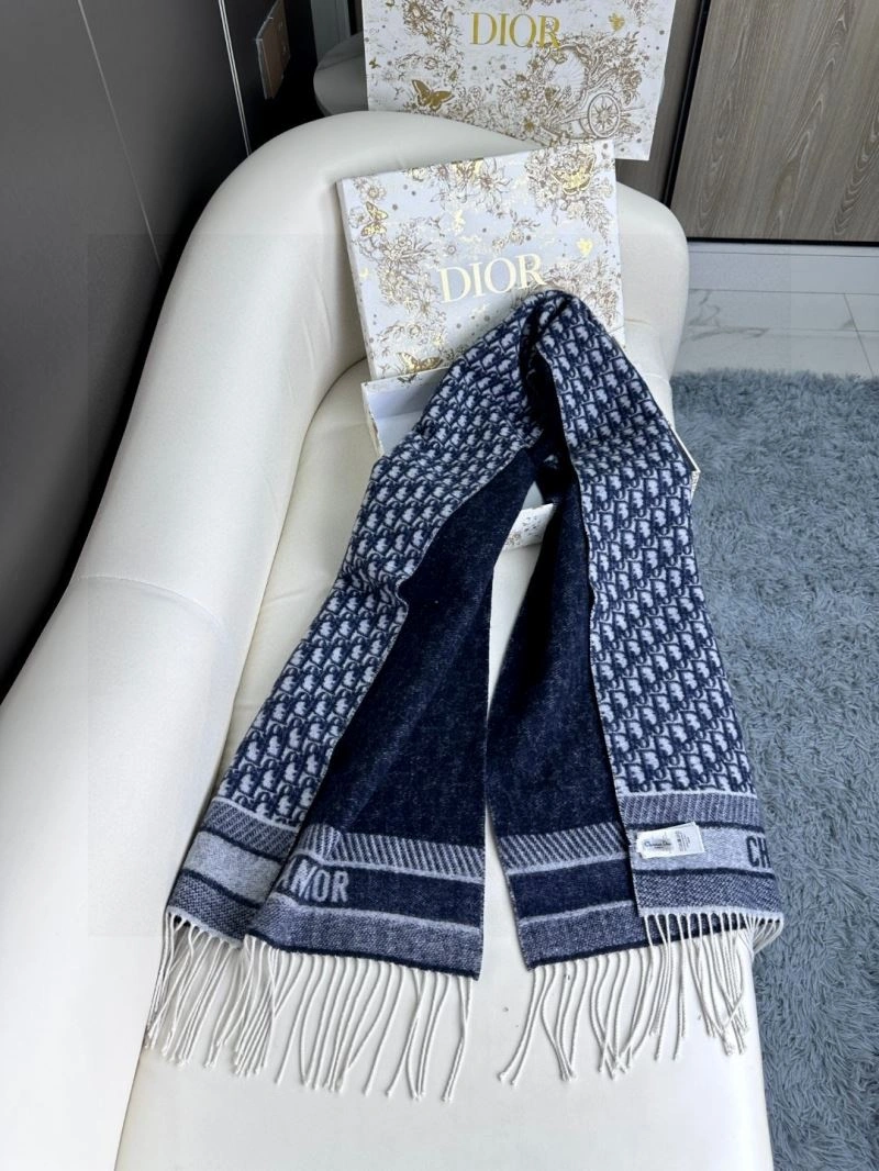 Versatile Christian Dior Scarf 271115