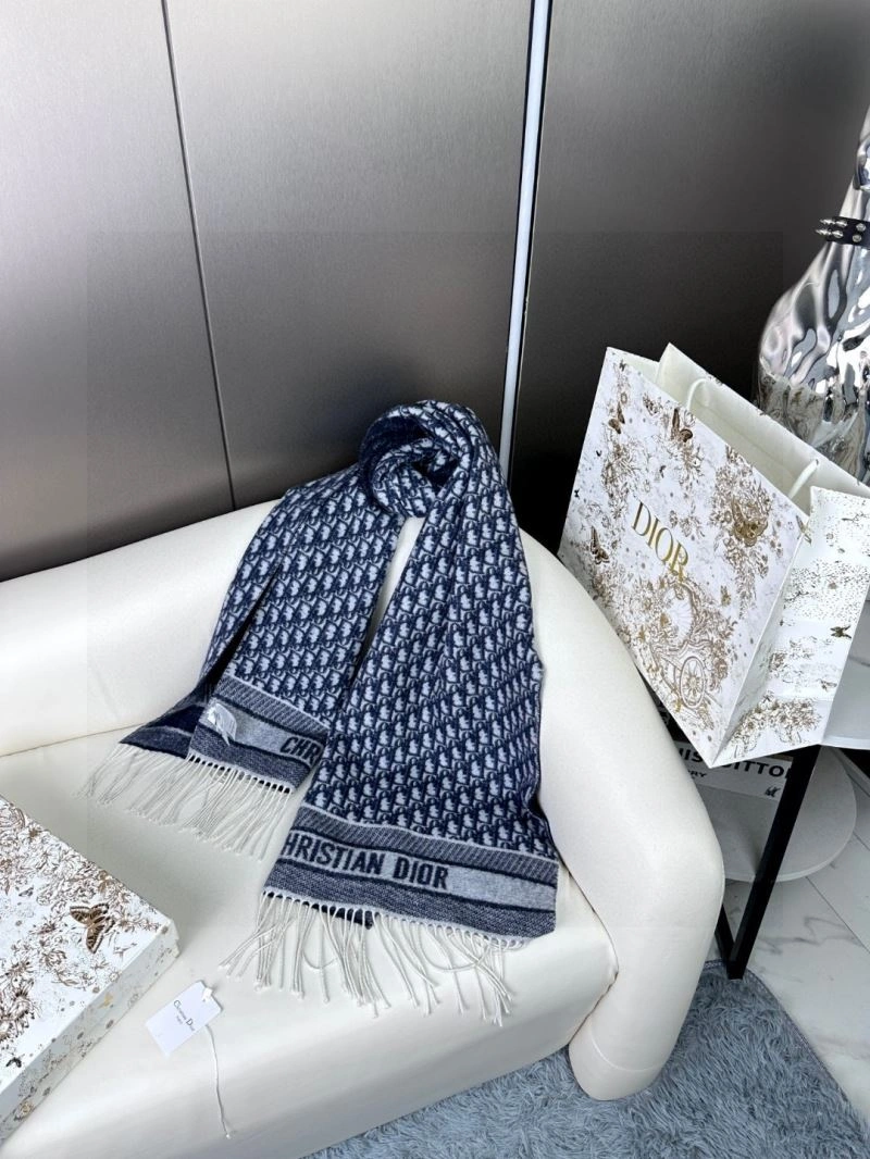 Versatile Christian Dior Scarf 271115