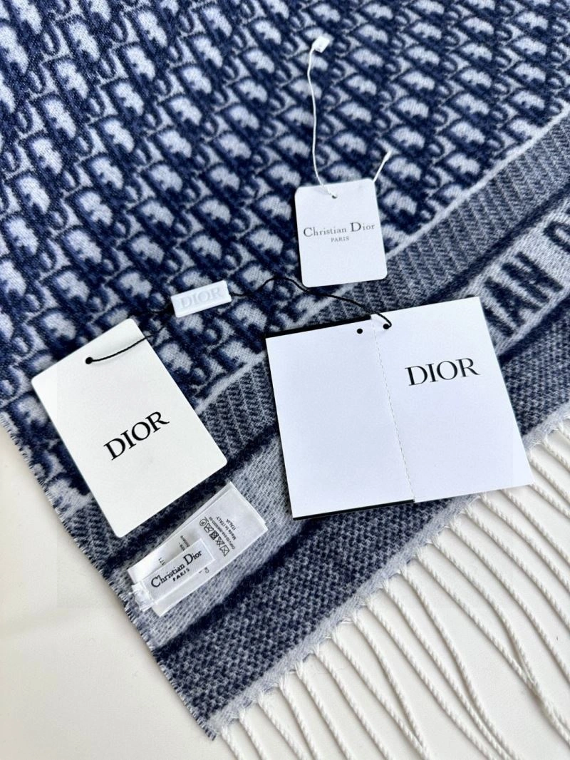 Versatile Christian Dior Scarf 271115