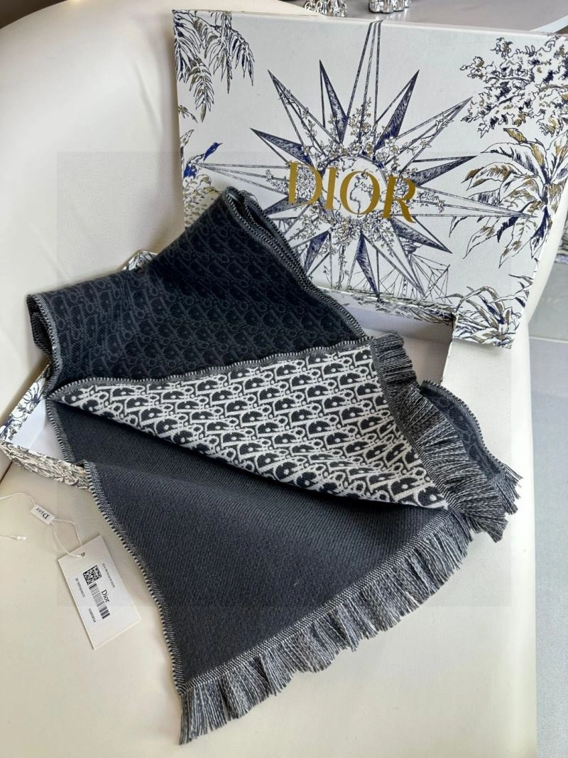 FlexibleFit Christian Dior Scarf 271114