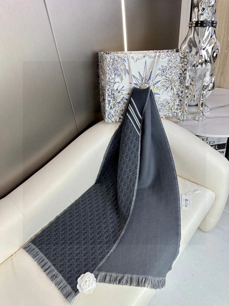 FlexibleFit Christian Dior Scarf 271114