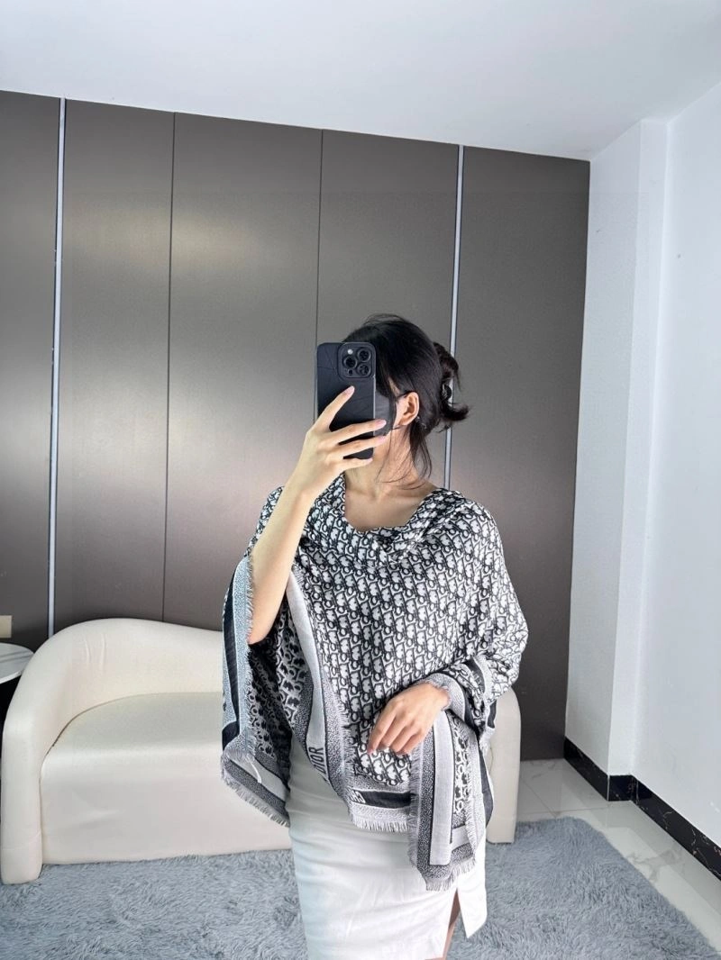 Efficient Christian Dior Scarf 271108