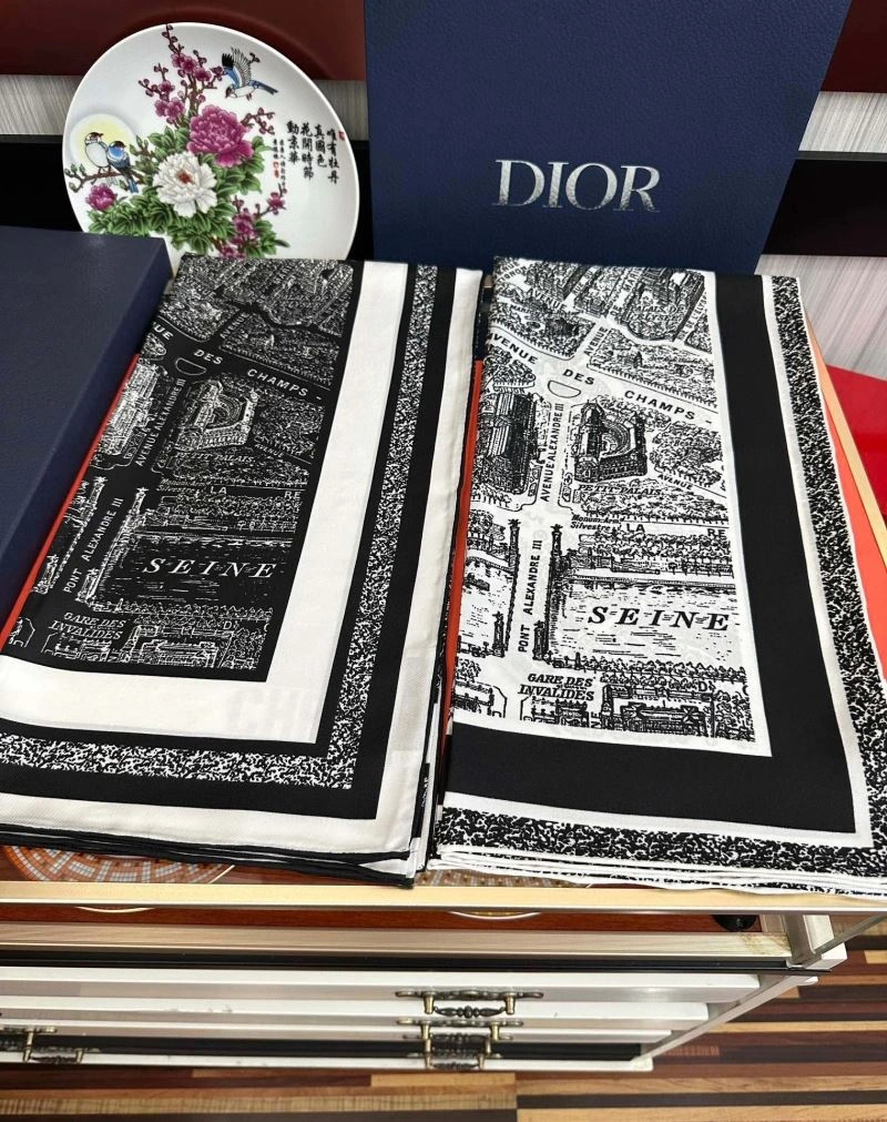 Christian Dior Scarf MoistureWicking 271100