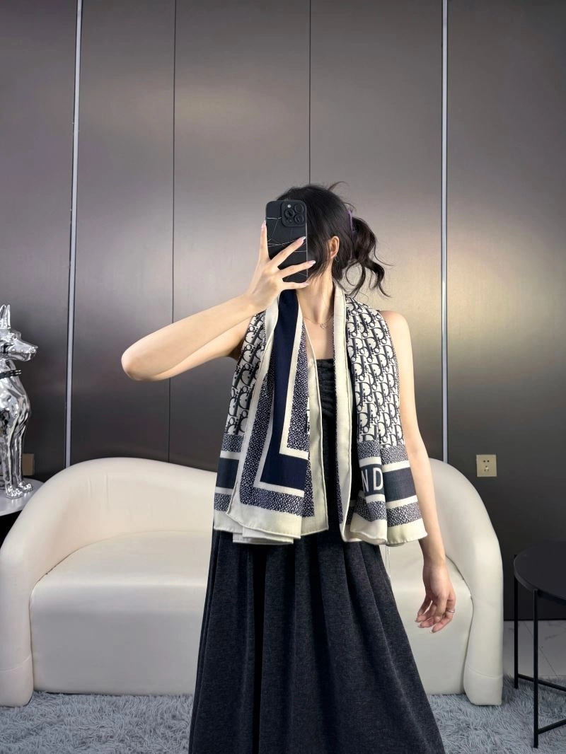 Christian Dior Scarf Sleek 271878