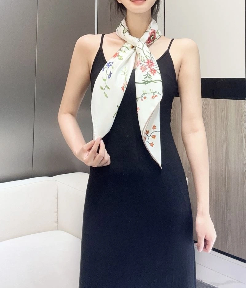 UrbanStyle Christian Dior Scarf 271857
