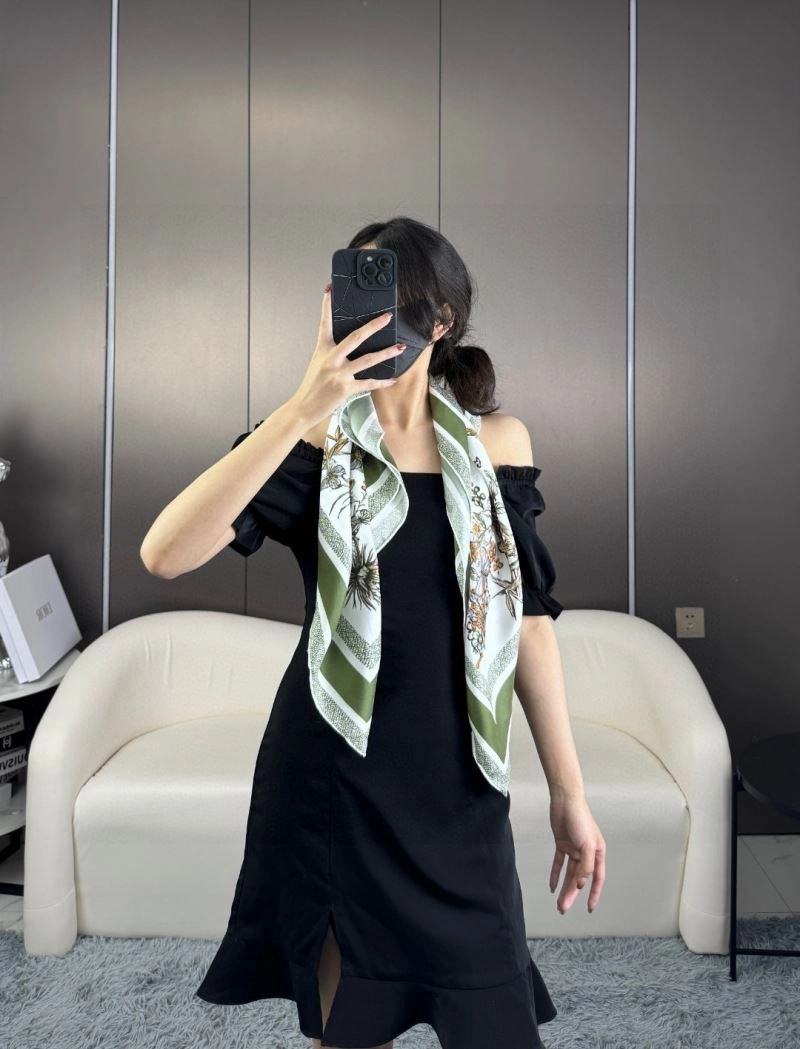 Modern Christian Dior Scarf 271858