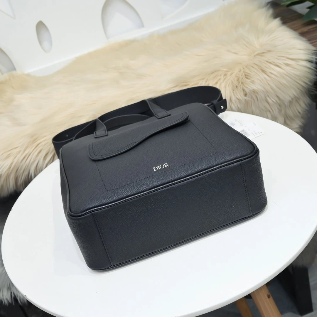 Snug Christian Dior Shopping Bags 91225