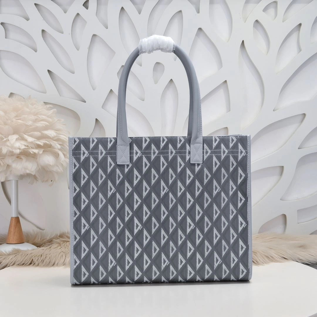 Christian Dior Shopping Bags Modern 91205