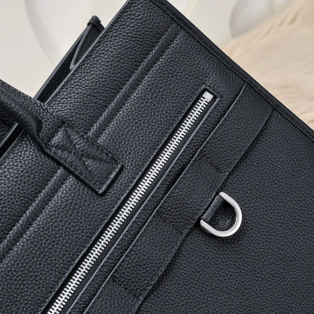 Refined Christian Dior Shopping Bags 91179
