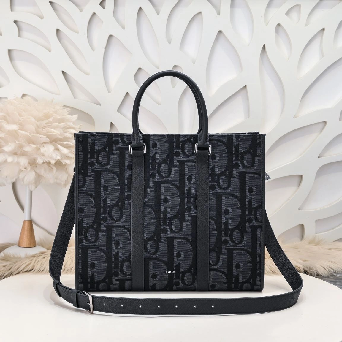 Christian Dior Shopping Bags FashionForward 91173