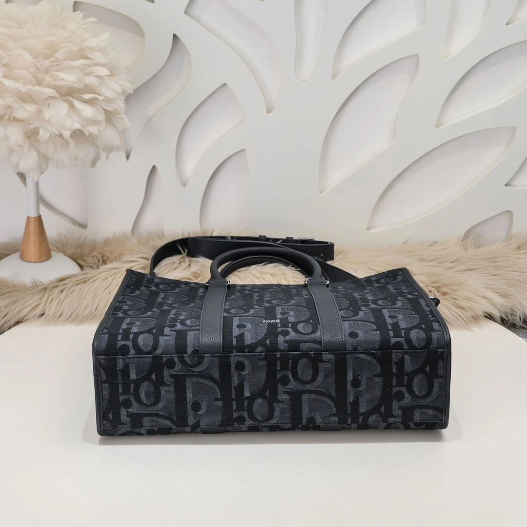 Christian Dior Shopping Bags FashionForward 91173