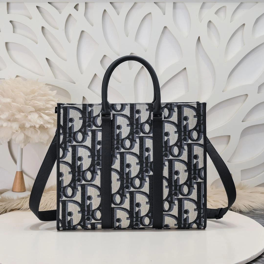 Christian Dior Shopping Bags FashionForward 91245