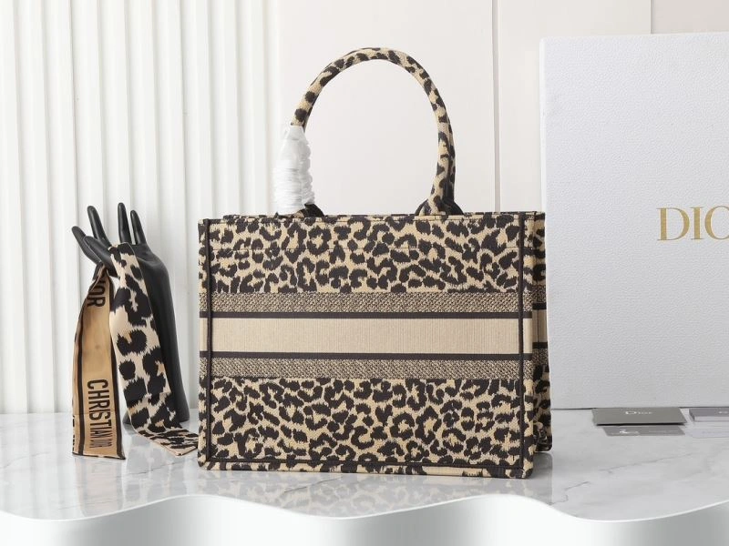 Christian Dior Shopping Bags FashionForward 87714